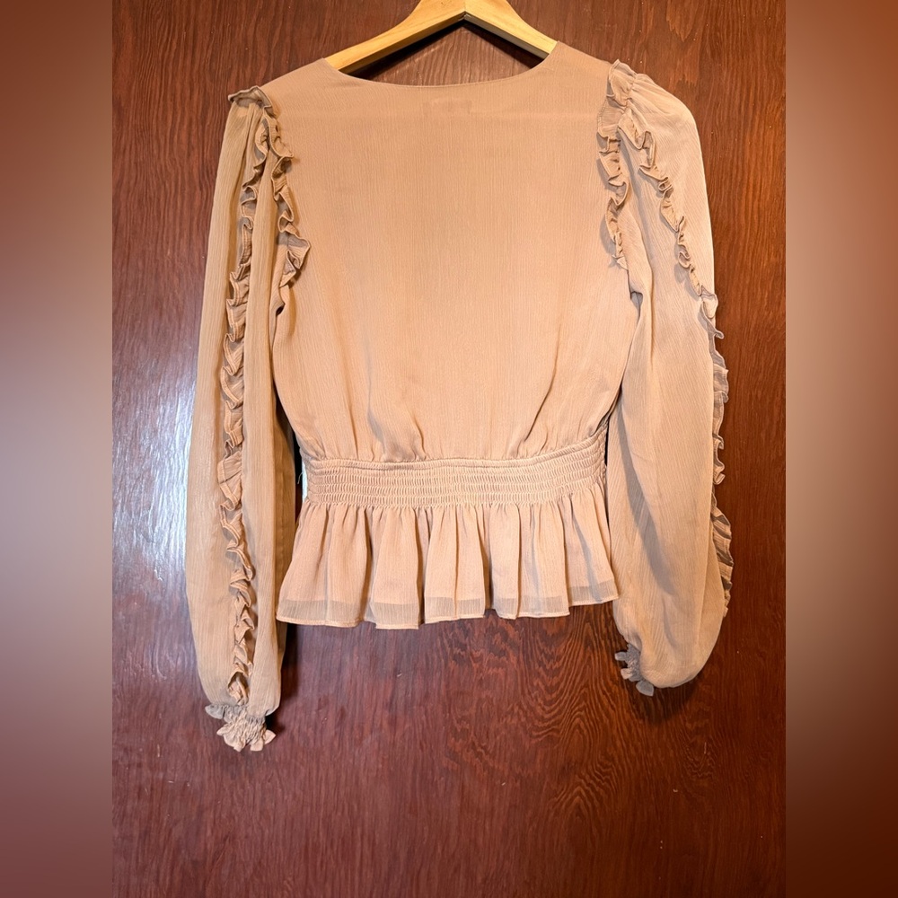 Express V neck smocked cuff peplum top small - Picture 4 of 6